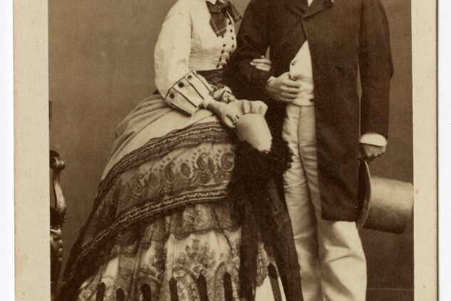 Obr. 1: Ateliér Disderi & Comp., Hrabě Metternich s chotí, před 1860 [čb. fotografie], Sbírka historické fotografie, Moravská galerie Brno, inv. č. MG9039.