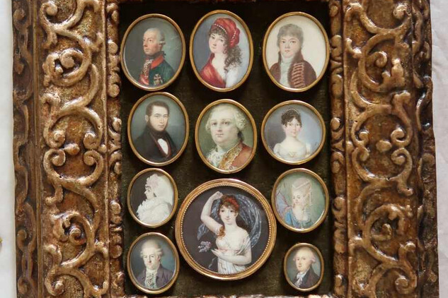  Zarámované tablo s portrétními miniaturami, 1780-1850, NPÚ, ÚPS v Českých Budějovicích, Mobiliární fond kláštera Plasy, inv. č. PY 1792. 