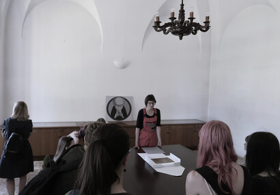 Program pro studenty - Práce v bílých rukavičkách